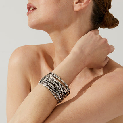Pulsera tipo brazalete «Liane» plateada