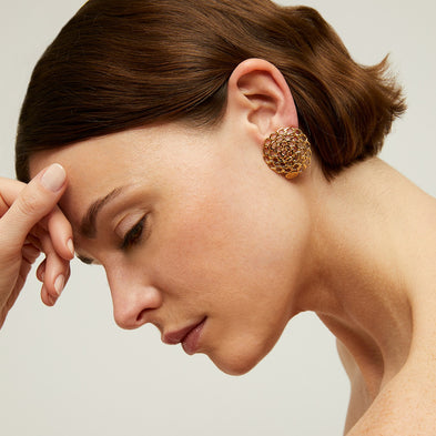 Onde Gourmette large gold stud earrings