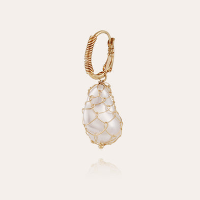 Tao Biwa gold earrings