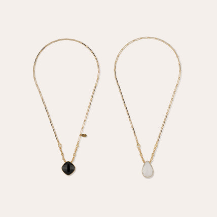 Collar con escapulario con incrustaciones doradas - Ónix negro