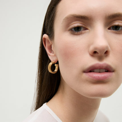 Milo mini gold earrings