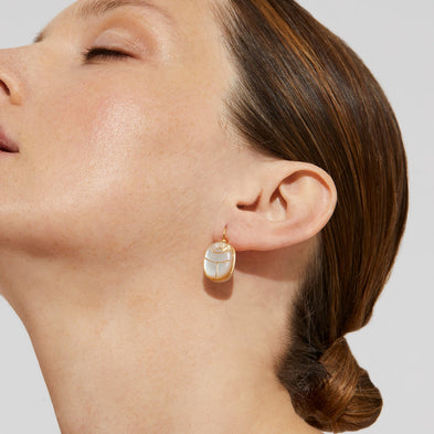 Boucles d'oreilles Scaramouche dorées - Nacre blanche