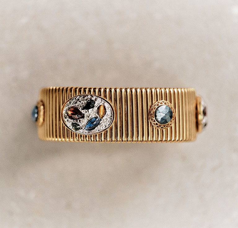 Iconic gifts - Wedding earrings - Pendant necklaces - Bangle bracelets